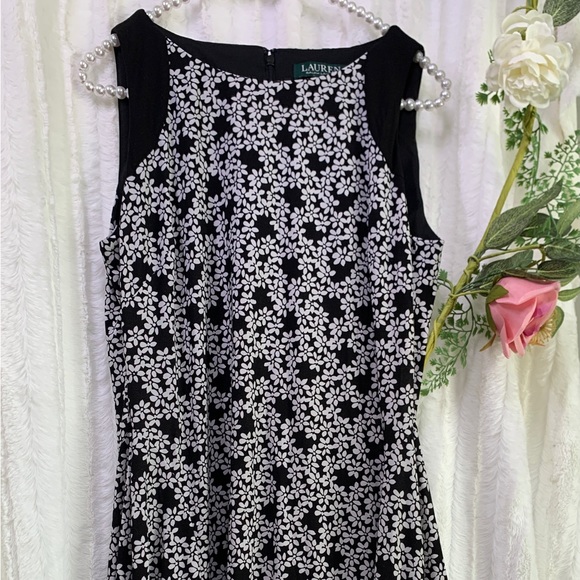 Ralph Lauren Spring Dress! Lightweight, Unlined, Slight flare... - Picture 1 of 4